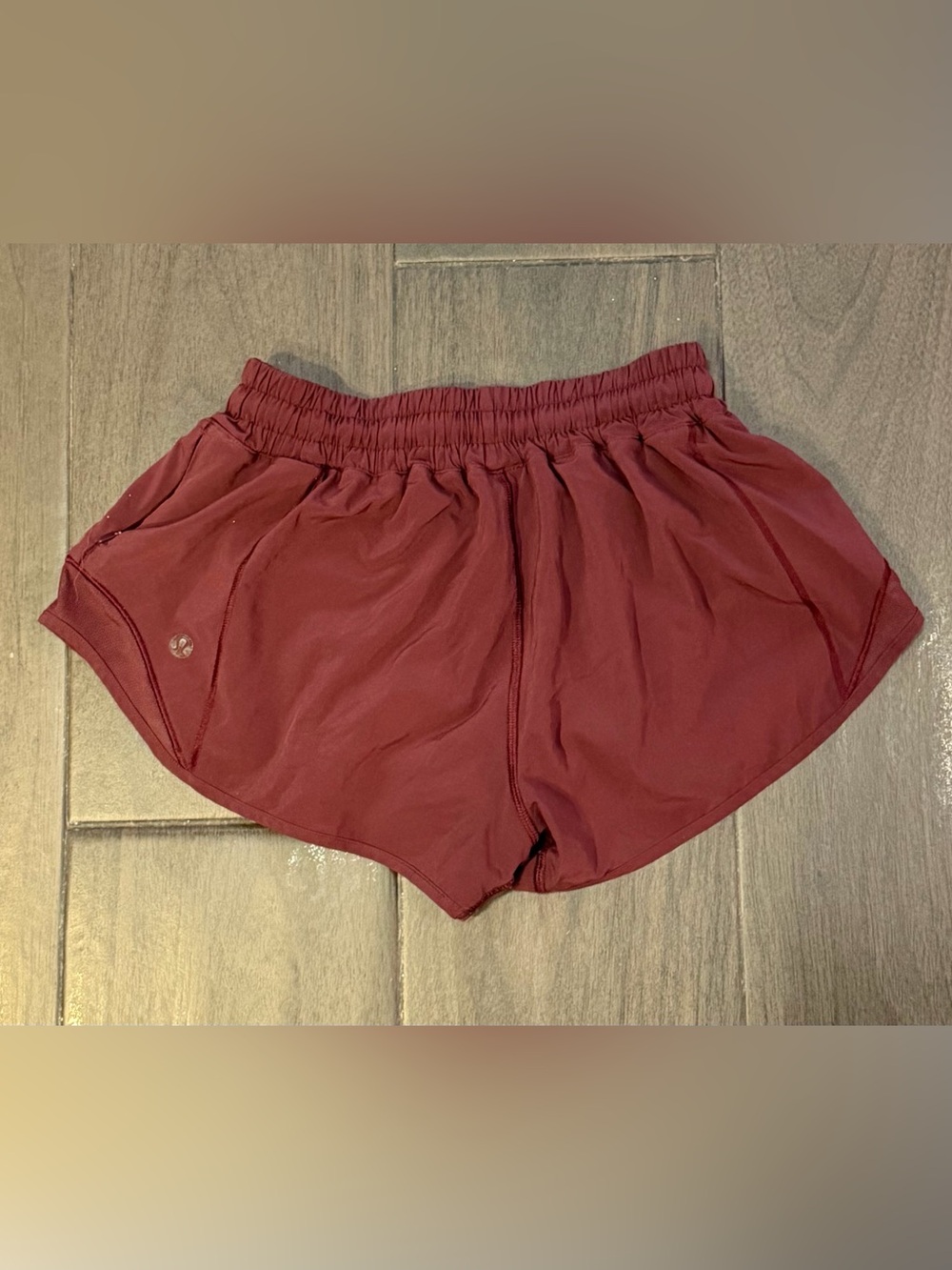 Lululemon Hotty Hot Low-Rise 2.5” Lined Shorts Red Merlot Burgundy Size 4